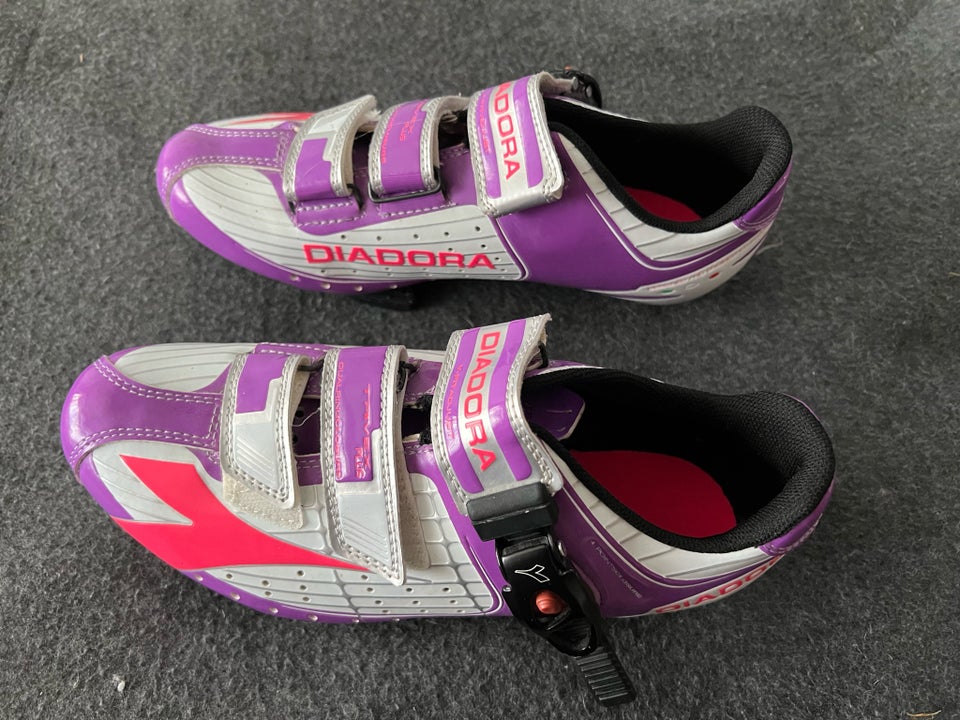 Cykelsko, Diadora, str. 39