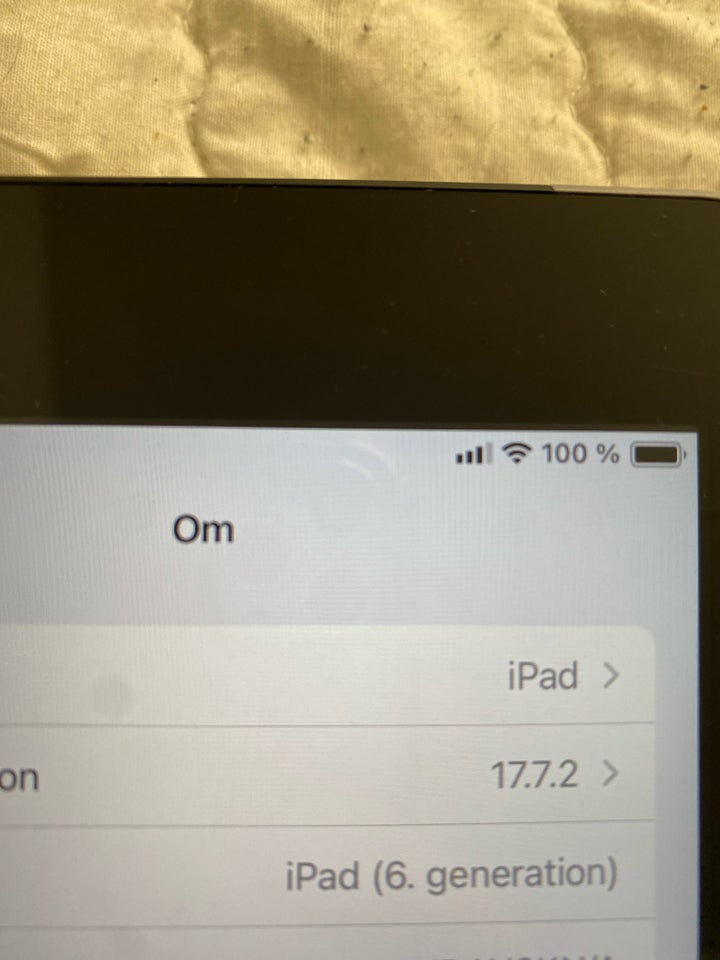 iPad 6, 32 GB, sort