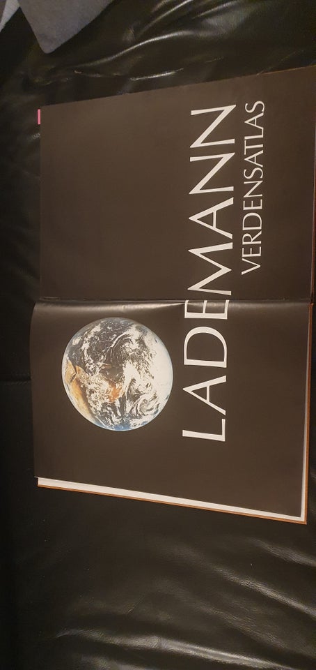 Verdens Atlas, Lademann, emne: