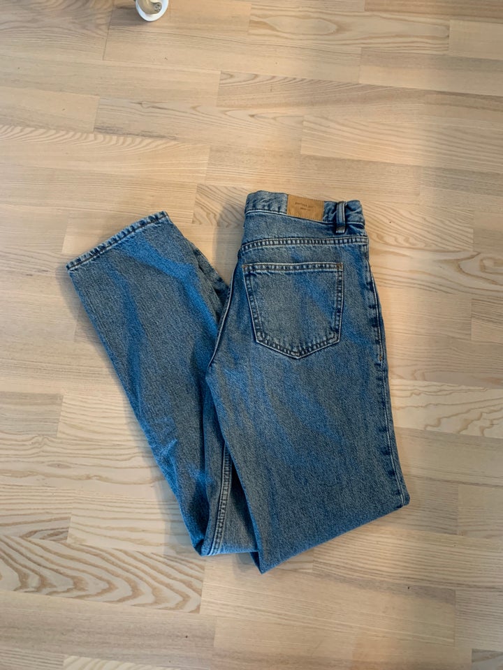 Jeans Gina Tricot str 34