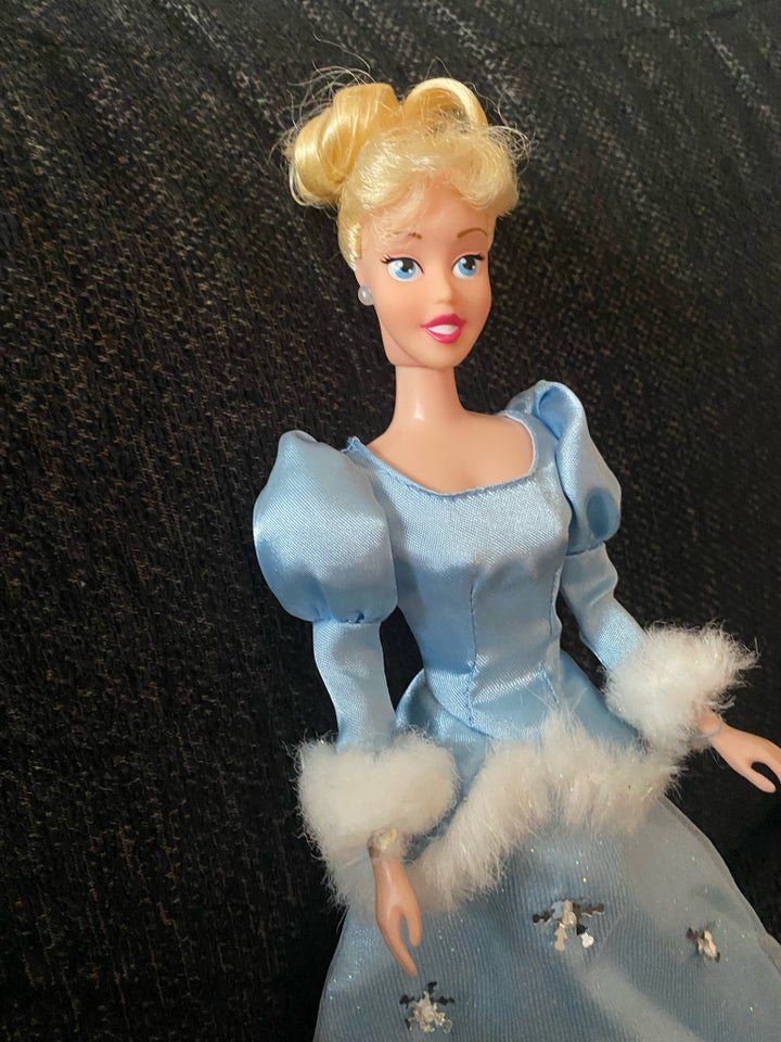 Barbie, Disney Askepot dukke