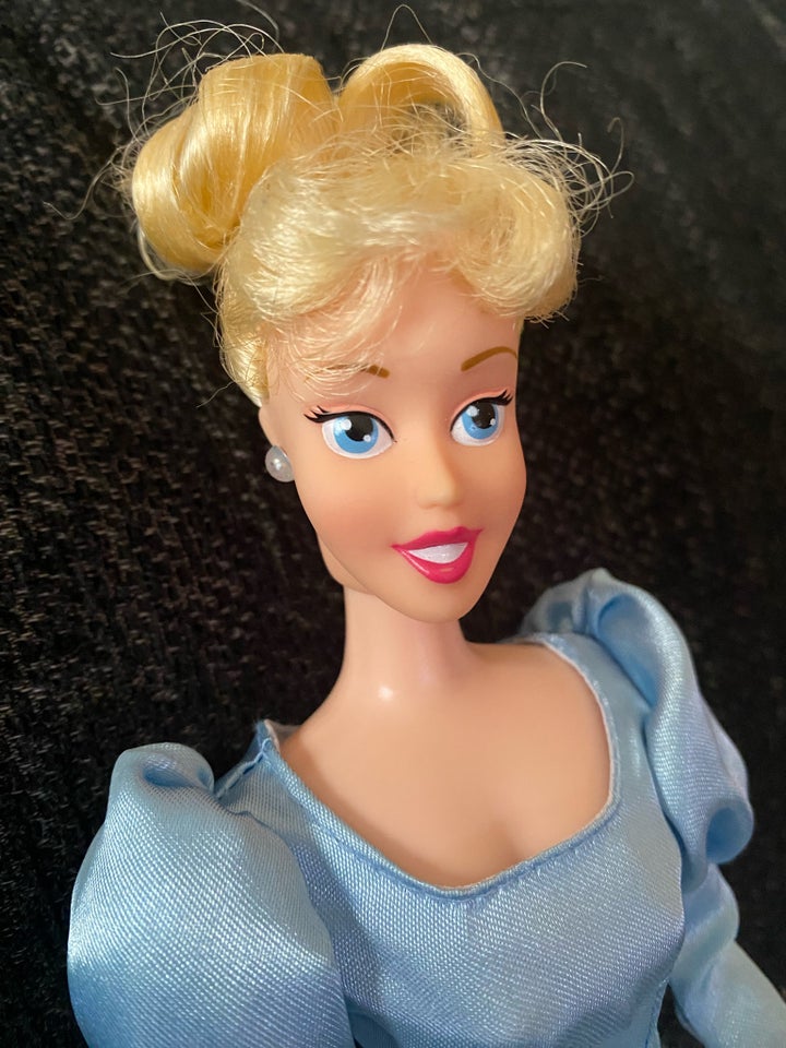 Barbie, Disney Askepot dukke