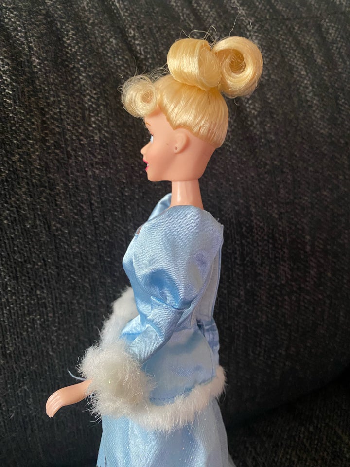 Barbie, Disney Askepot dukke