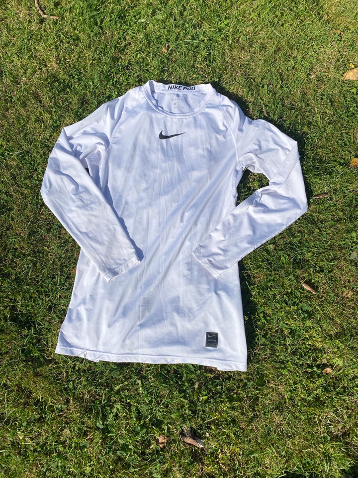 T-shirt Nike str 40