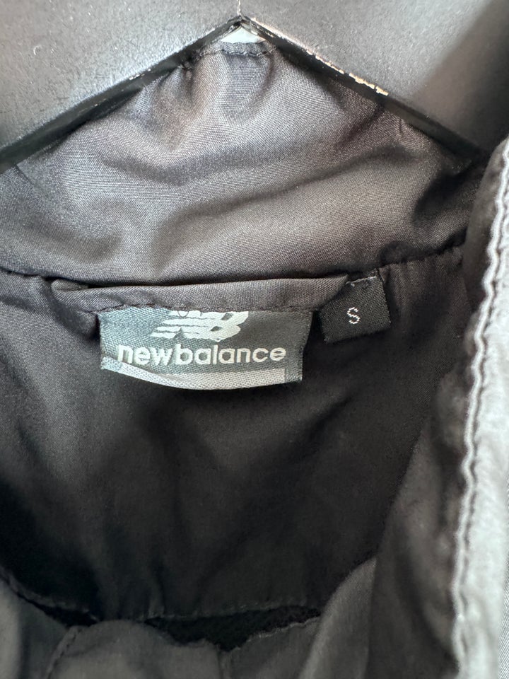 Løbetøj, New Balance løbejakke -