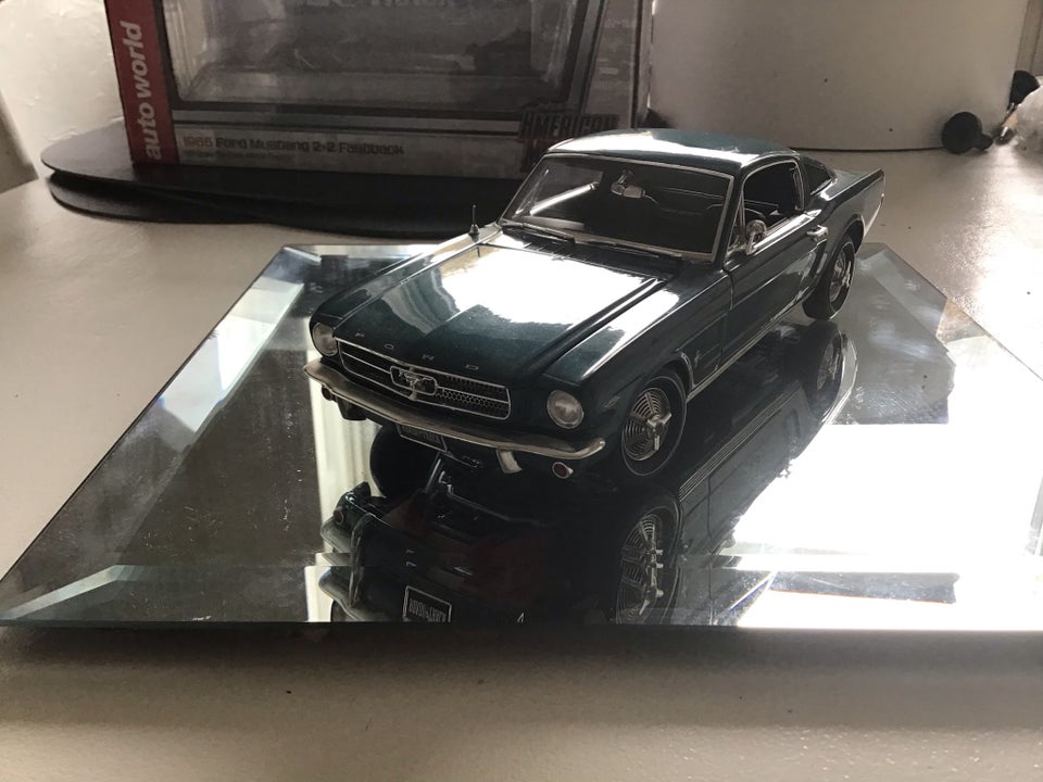 Modelbil AUTO WORLD FORD MUSTANG