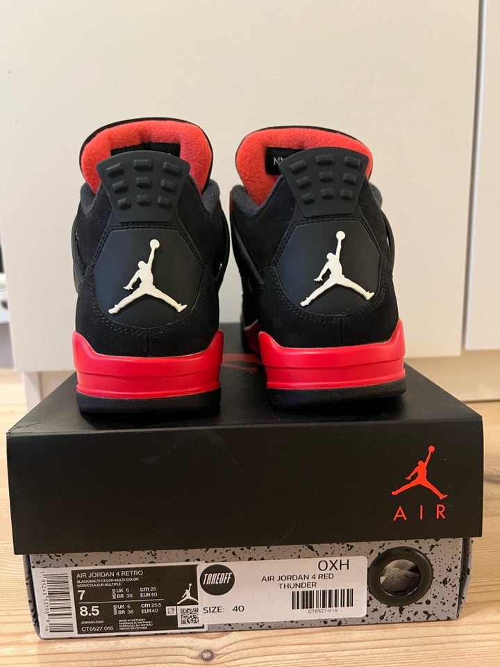 Sneakers, str. 40, Jordan 4