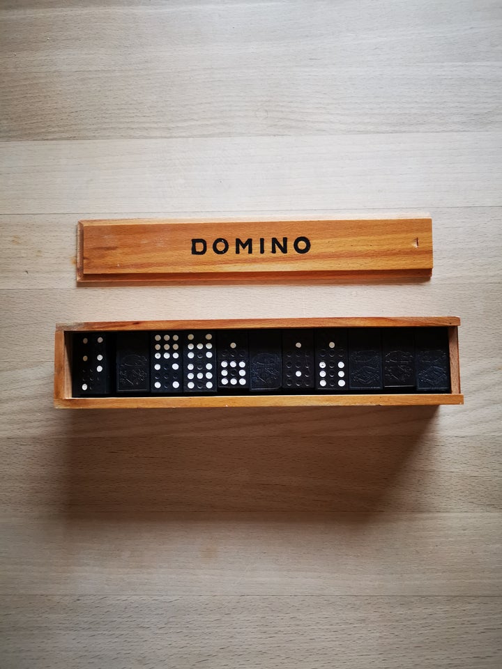 Domino, Familiespil, brætspil