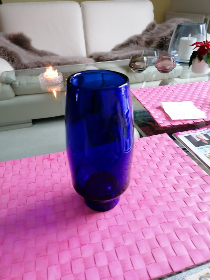 Glas Vase  Tror det er holmegård