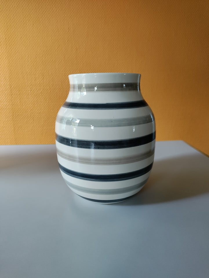 Omaggio vase, Kahler