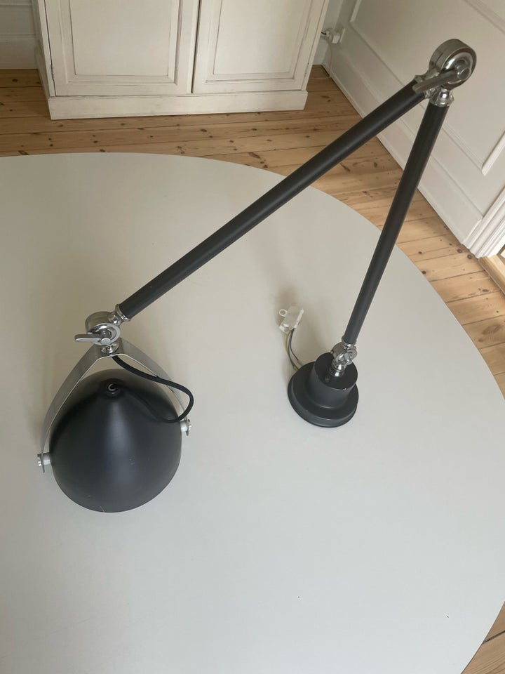 Anden loftslampe Atelje