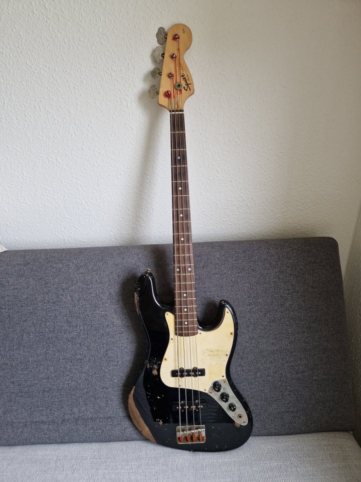 Elbas, Squier JBASS BY FENDER