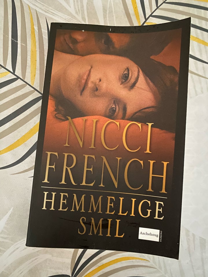 Hemmelige smil, Nicki French ,