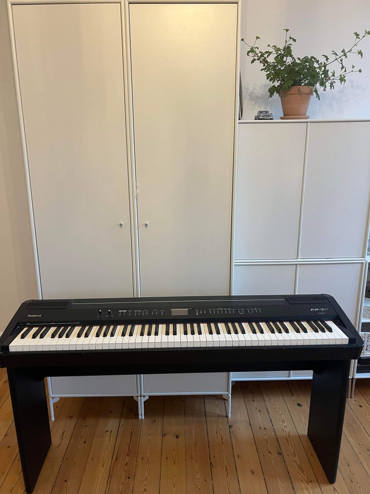 Keyboard, Roland Roland FP-7F