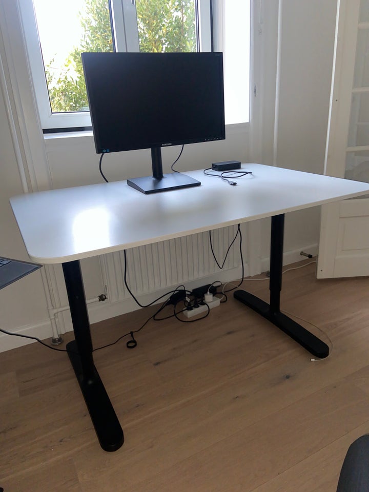 Skrive-/computerbord, Ikea, b: