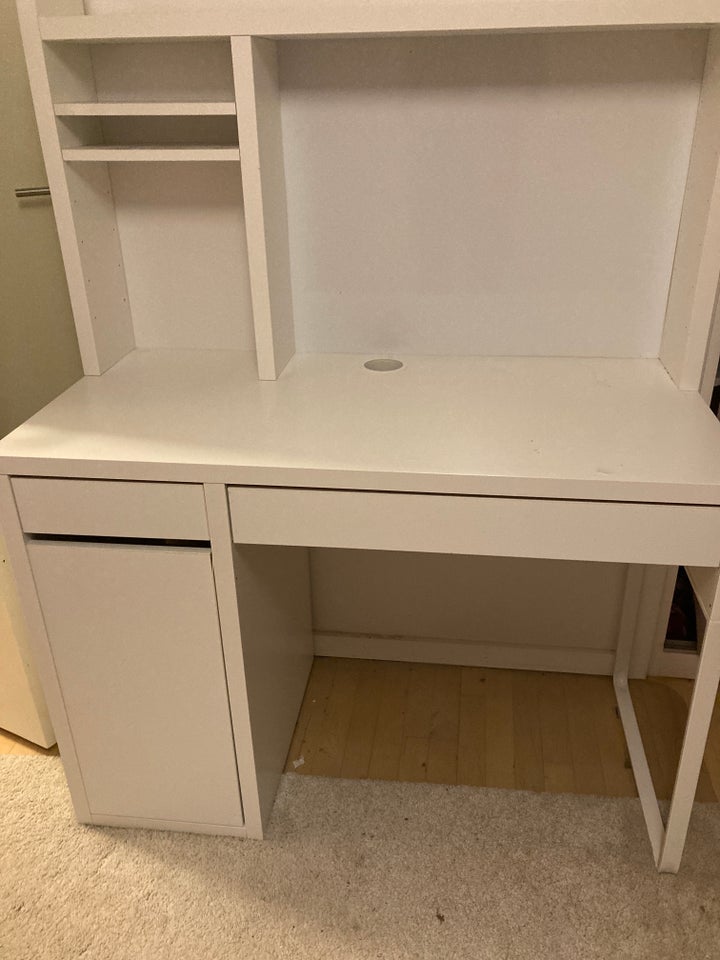 Skrivebord, Ikea Micke, b: 105 d: 50