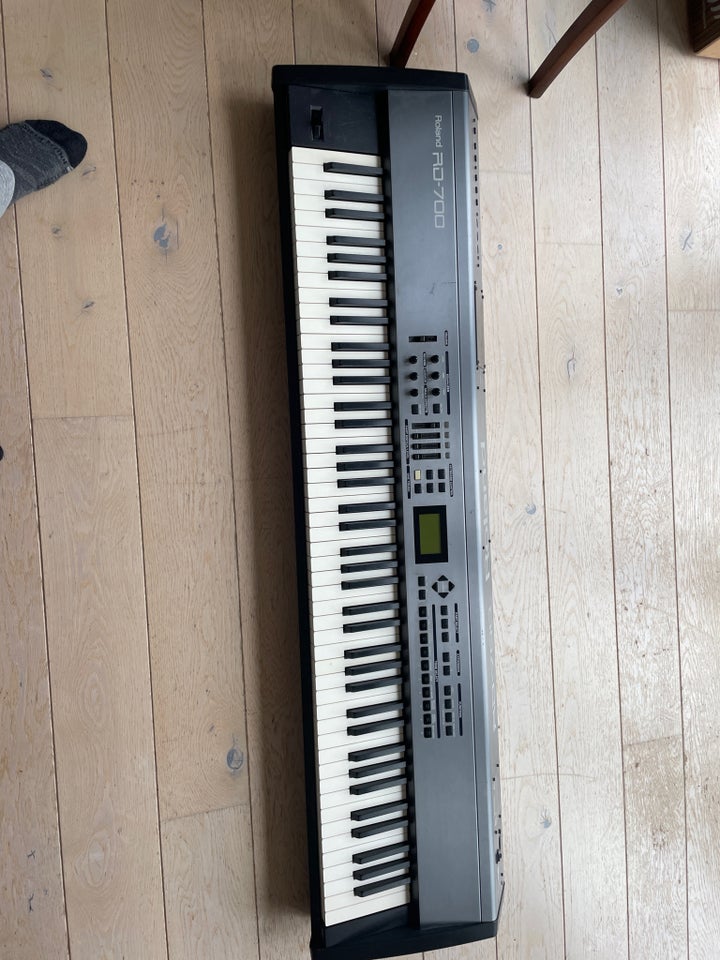 Stagepiano, Roland RD-700