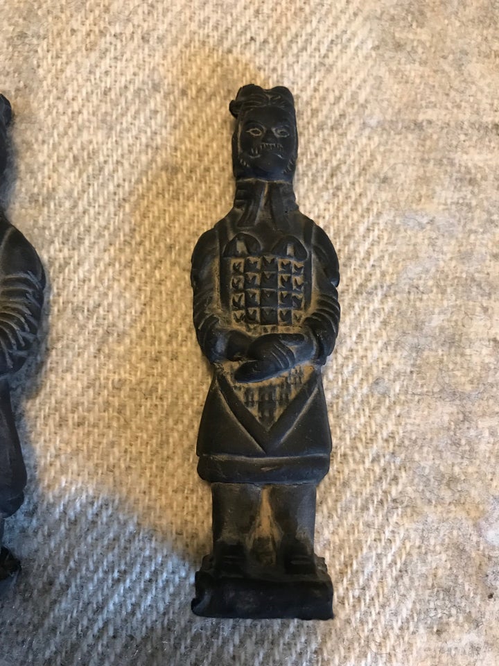 3 figurer Keramik/terracotta