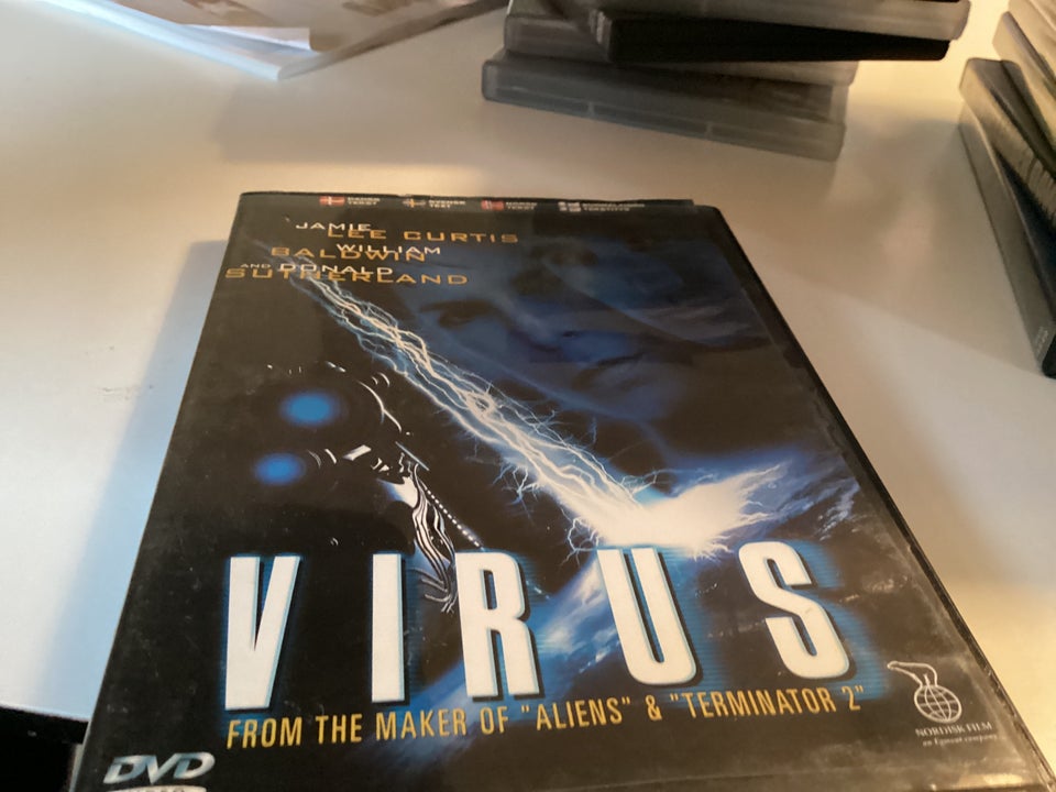 Virus , DVD, thriller