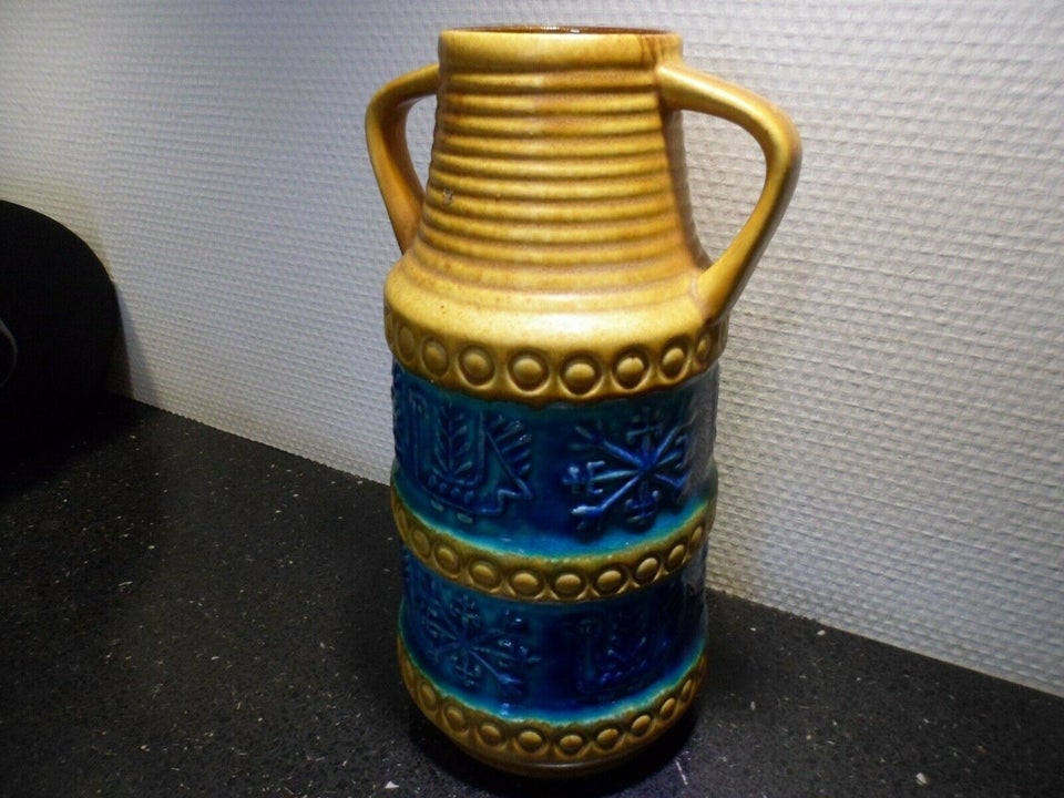 Vase, W-Germany Bay nr 25