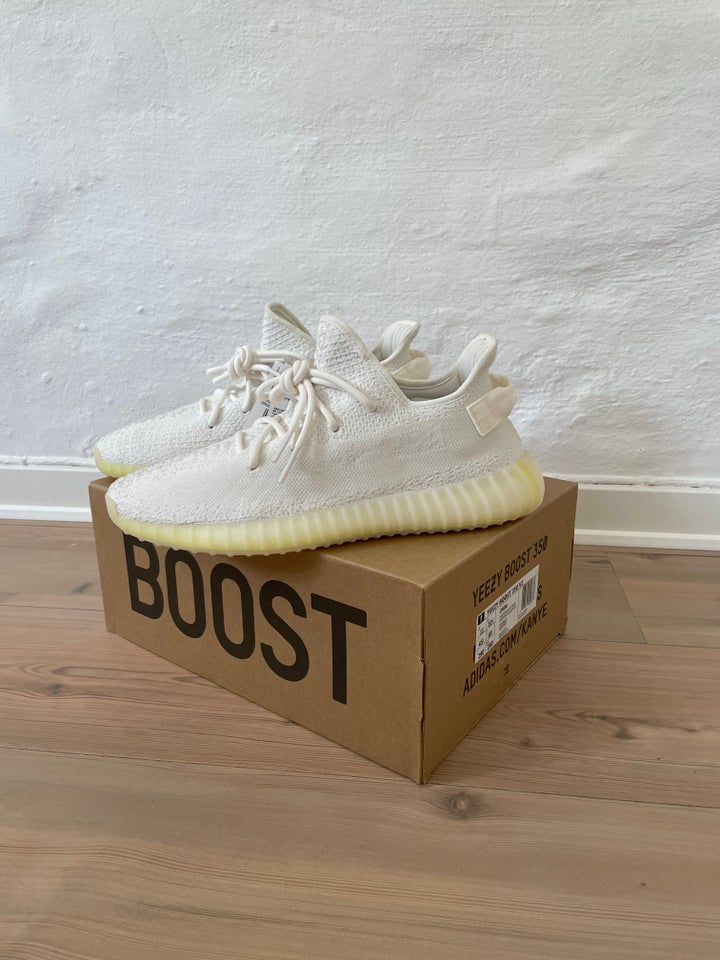 Sneakers Yeezy Boost 350 V2 str