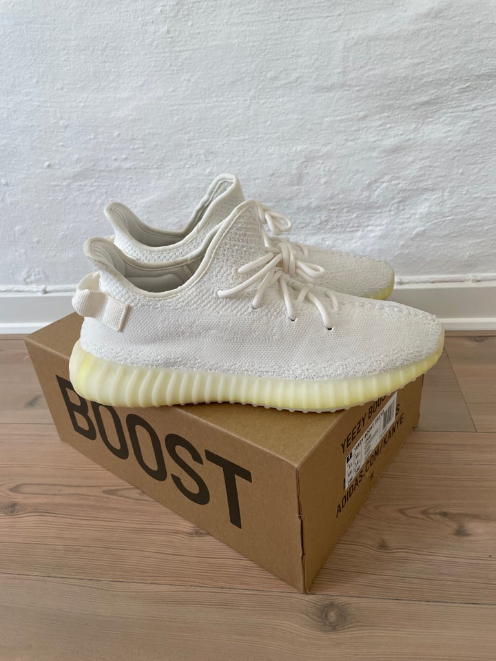 Sneakers Yeezy Boost 350 V2 str