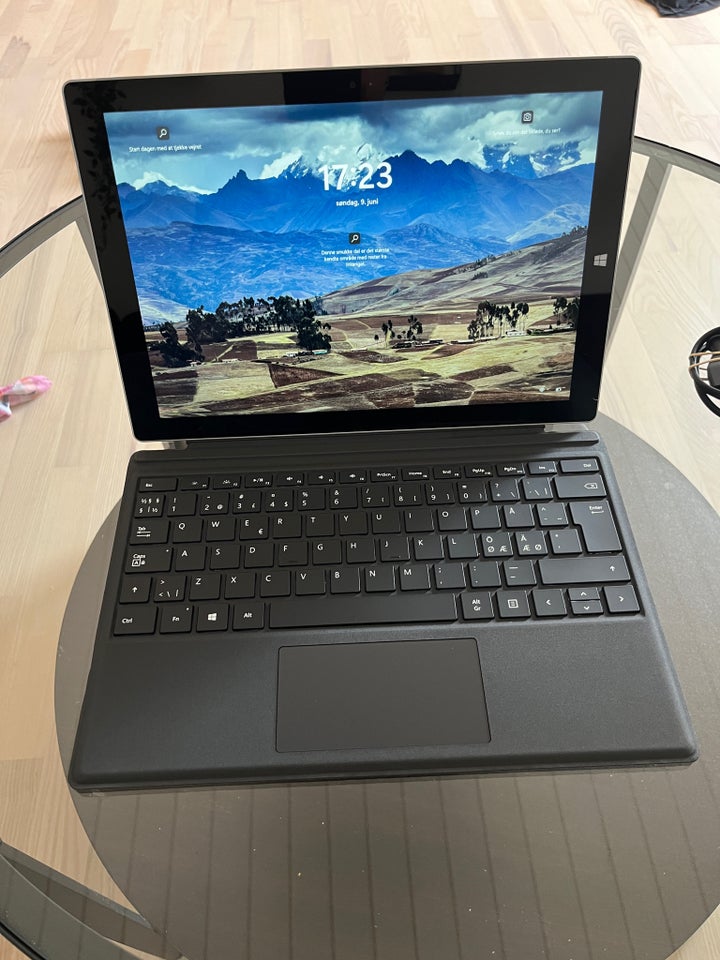 Microsoft Surface Pro 3 4 GB ram 64