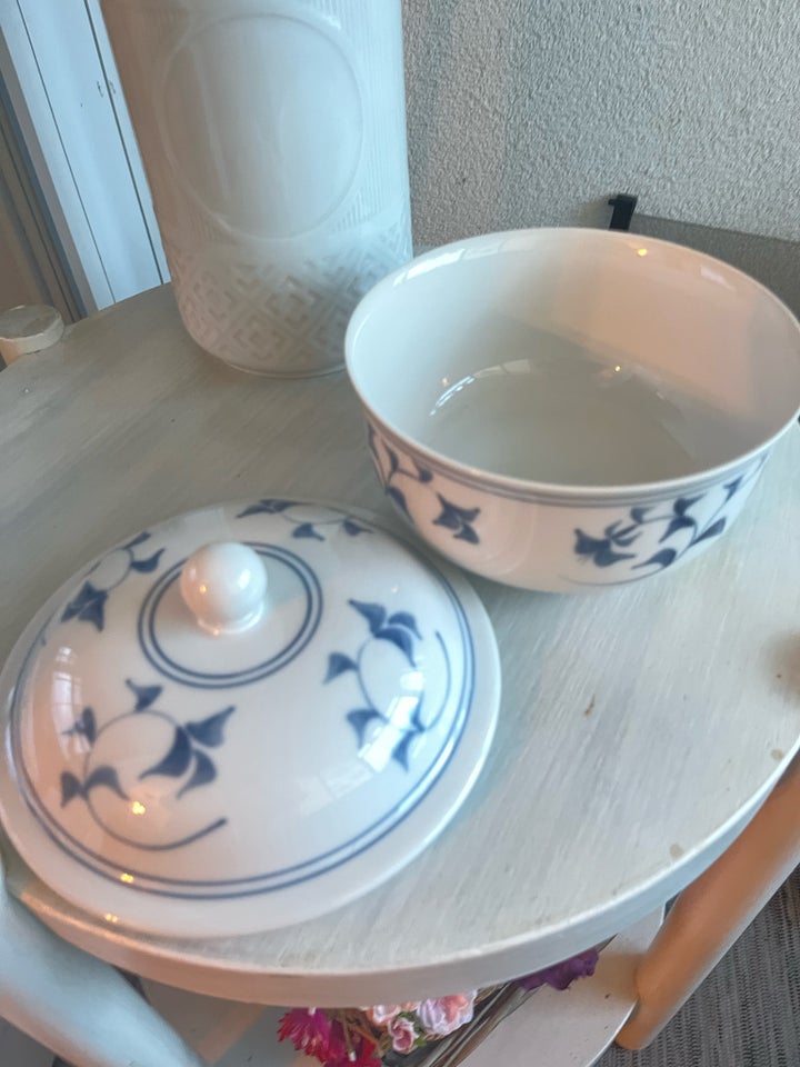 Porcelæn, Skål med låg , Nobelesse