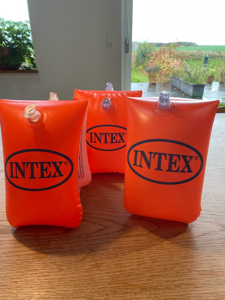 Svømmevinger, Intex