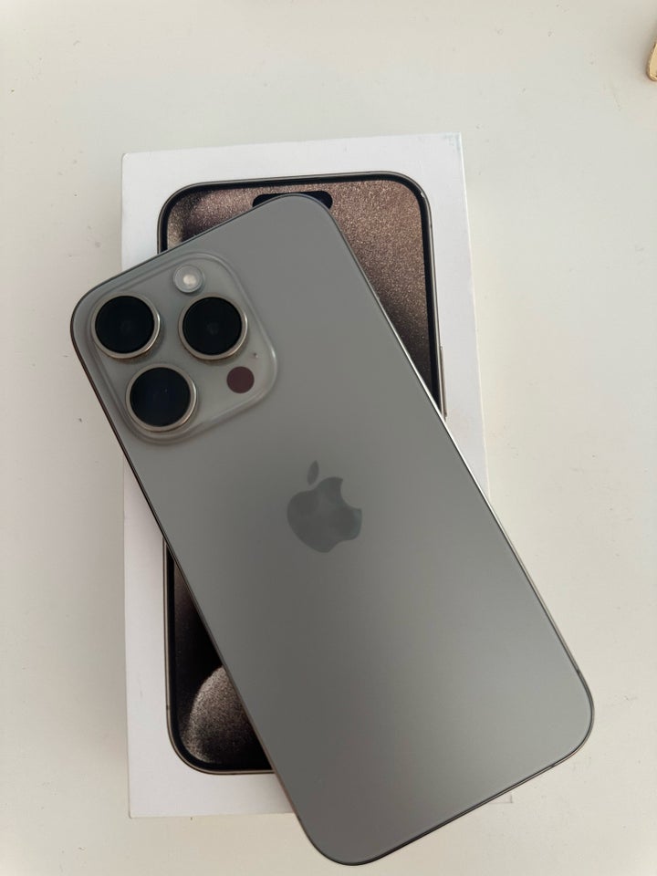 iPhone 15 Pro 128 GB Perfekt