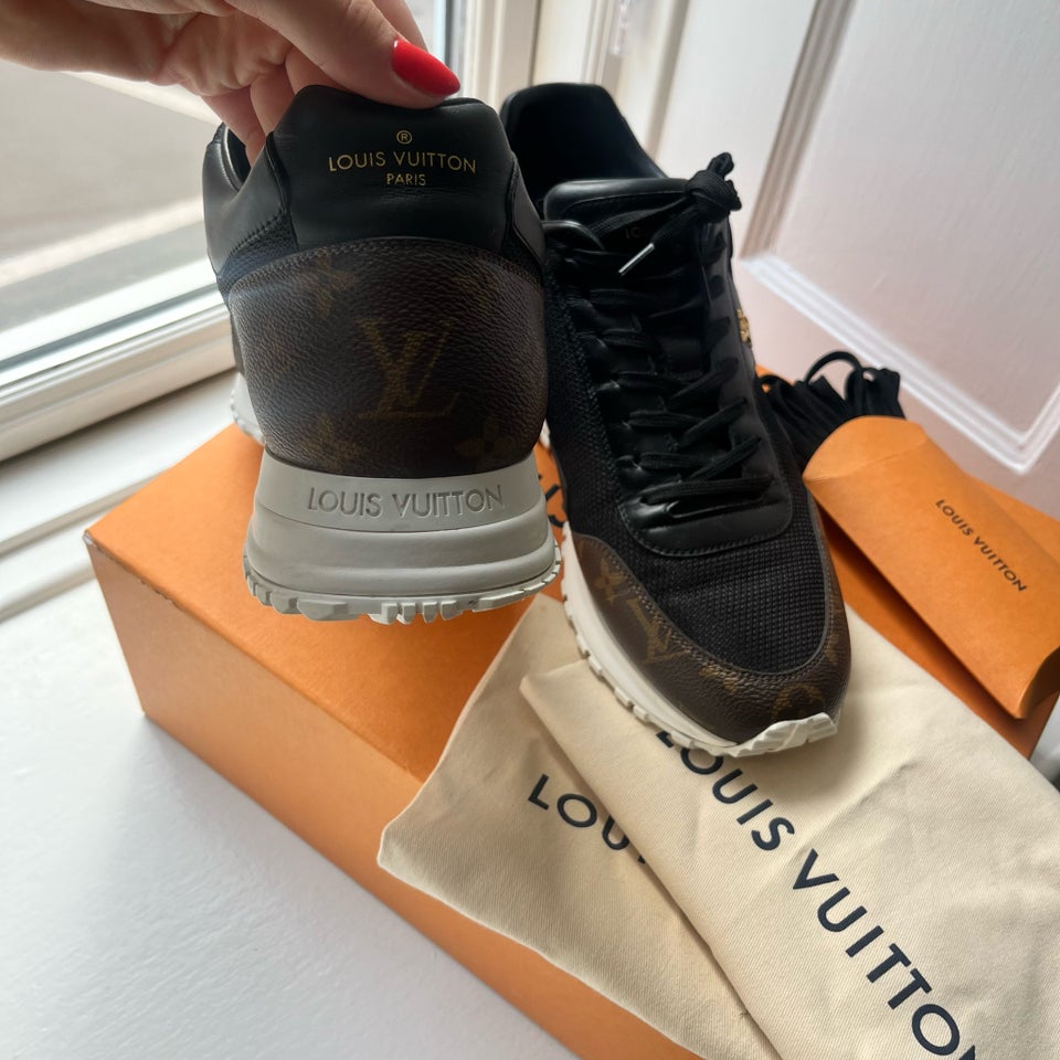 Sneakers, Louis Vuitton, str. 44