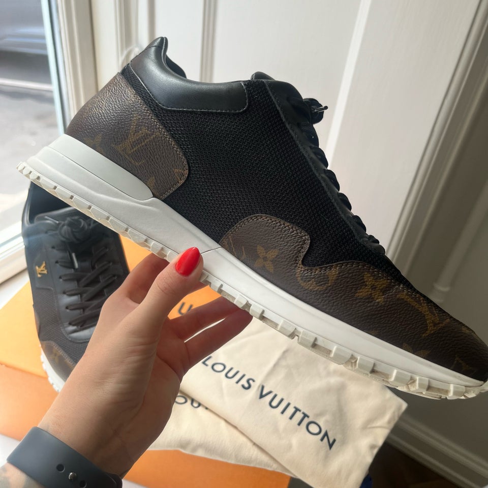 Sneakers, Louis Vuitton, str. 44