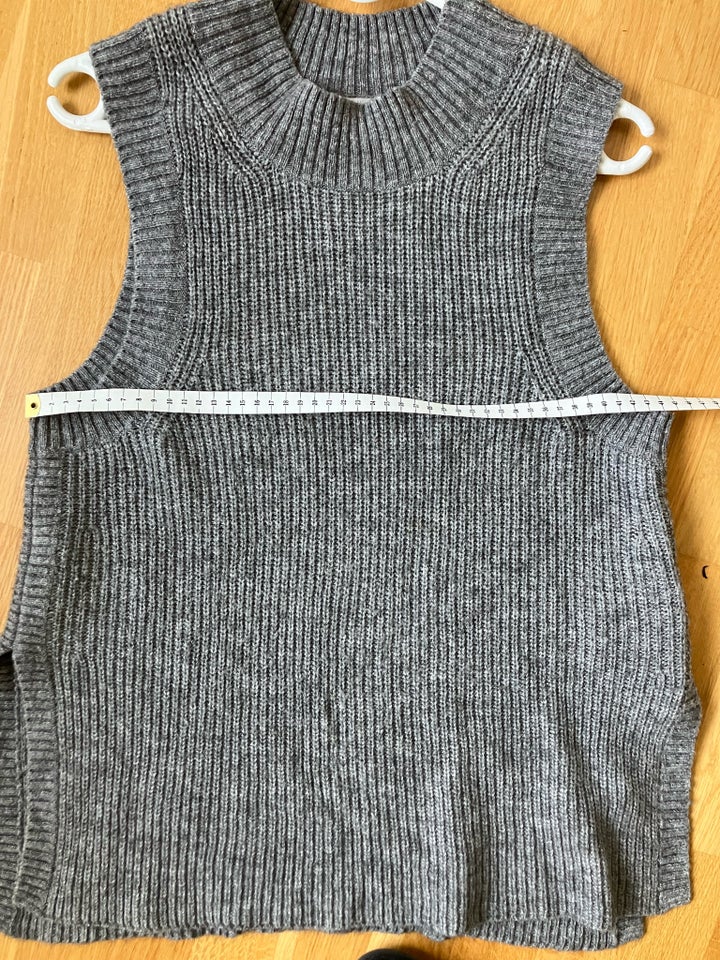 Vest, Hm, str. 40