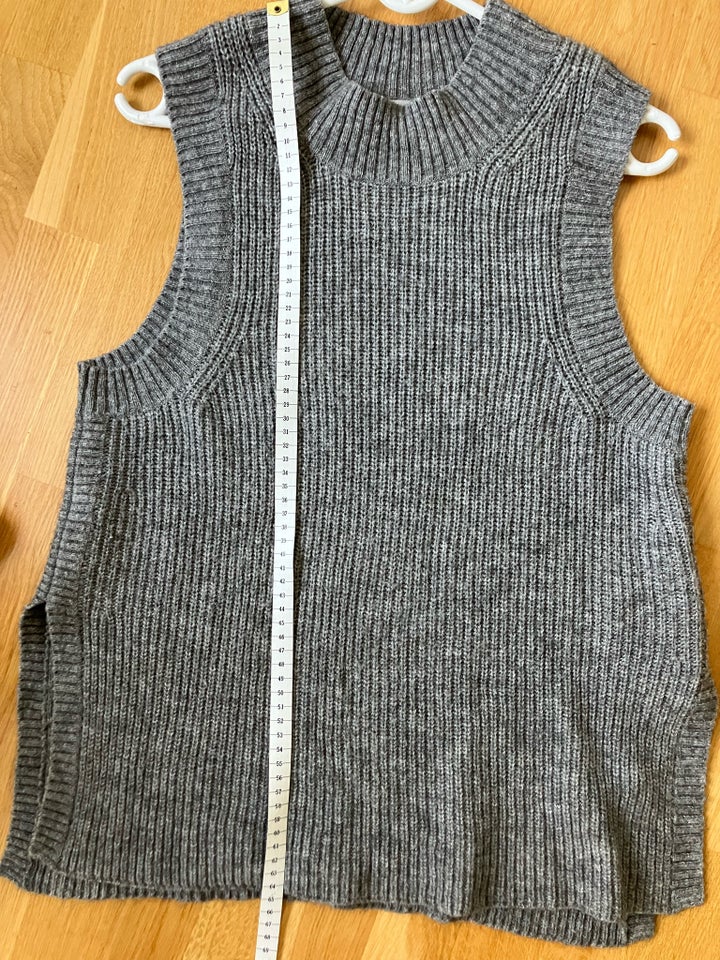 Vest, Hm, str. 40