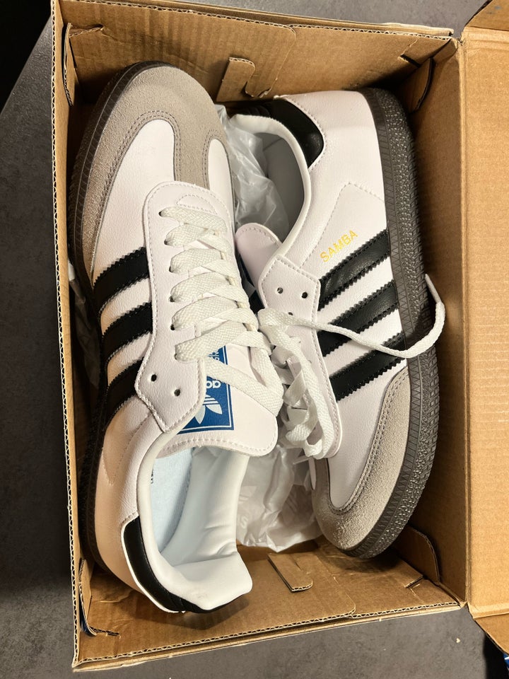 Sneakers, str. 39, Adidas