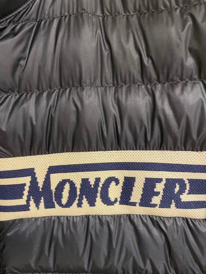 Dynejakke, str. M, Moncler