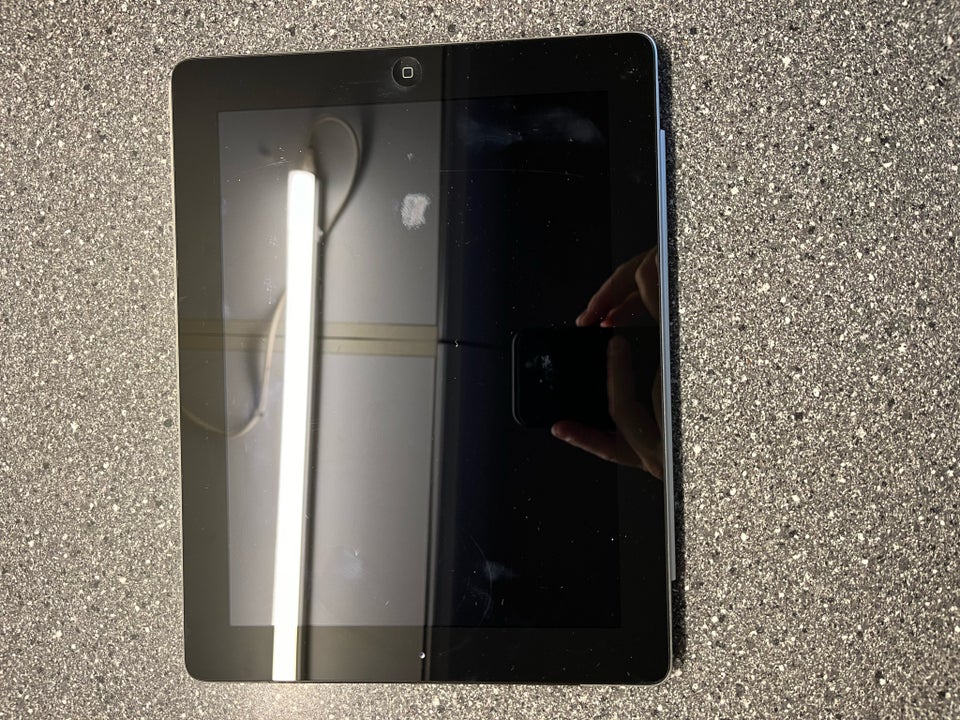 iPad 4, 16 GB, sort