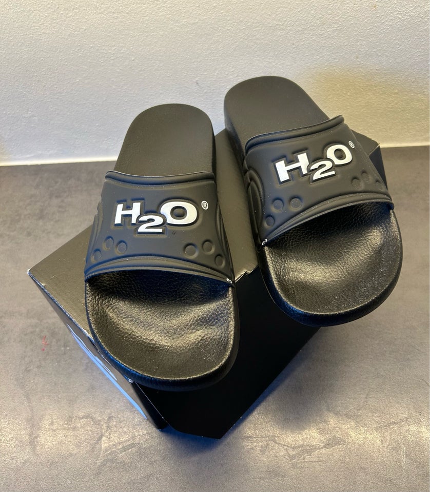 Sandaler, str. 42, H2O