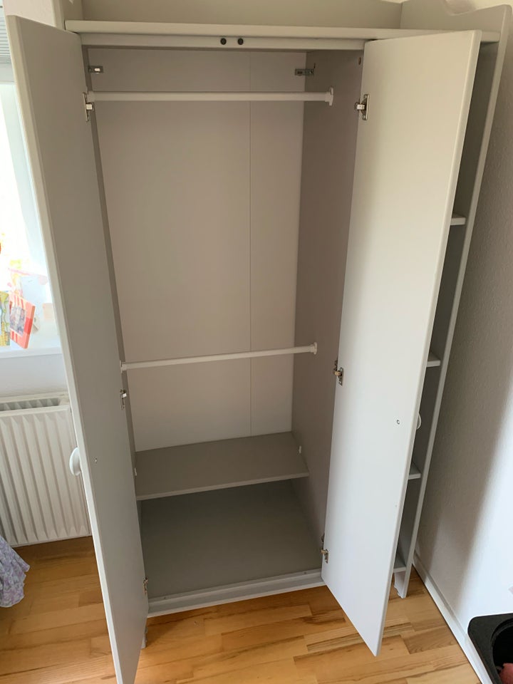 Garderobeskab Ikea b: 89 d: 50 h: