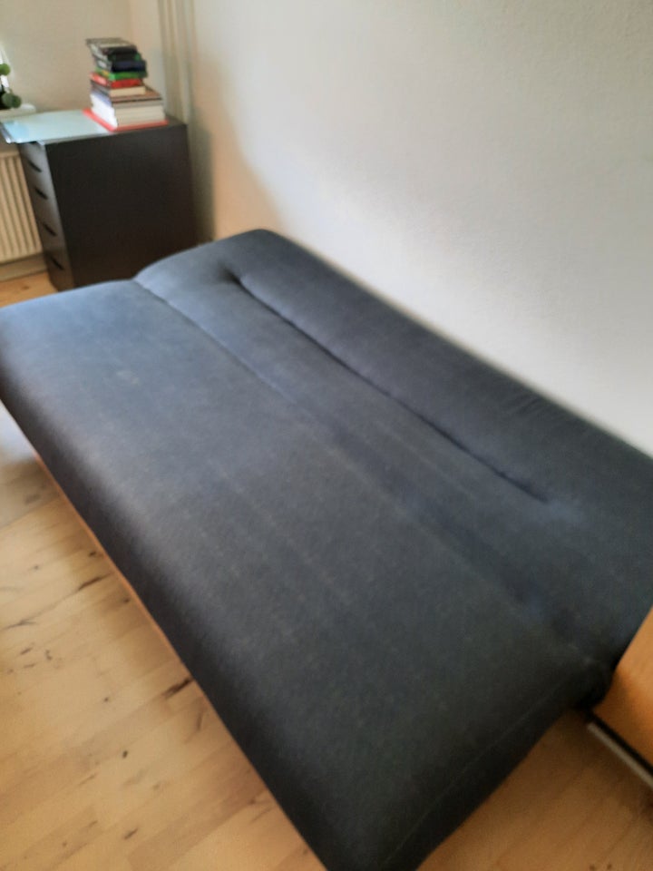 Sovesofa b: 120 l: 196 h: 42