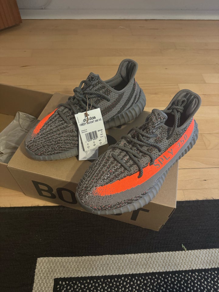 Sneakers YEEZY Boost 350 v2 str