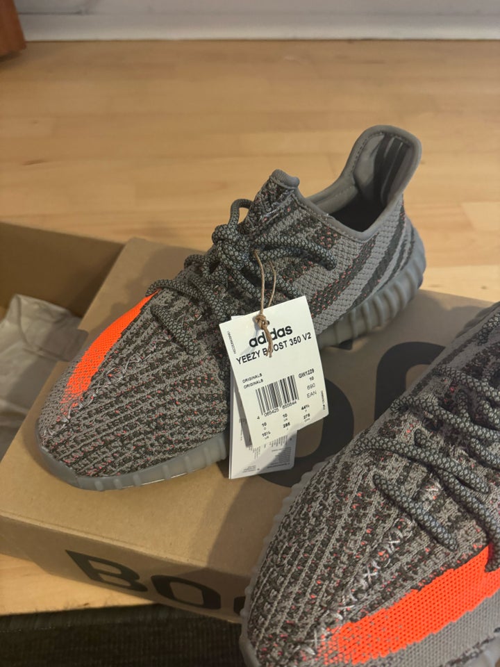 Sneakers YEEZY Boost 350 v2 str