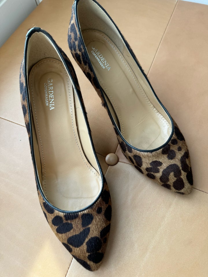 Pumps, str. 39, Gardenia