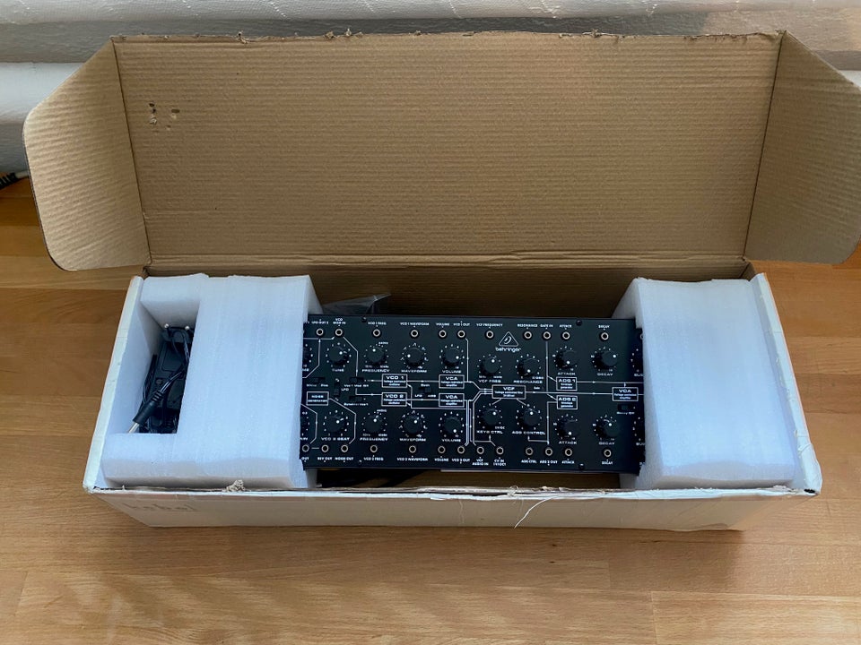 Synthesizer, Behringer Kobol