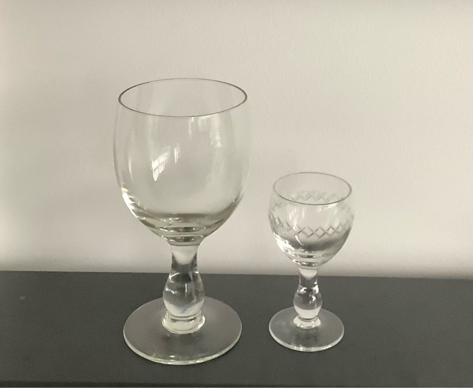 Glas, Krydsslebne portvinsglas,