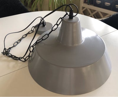 Pendel Værkstedslampe i metal