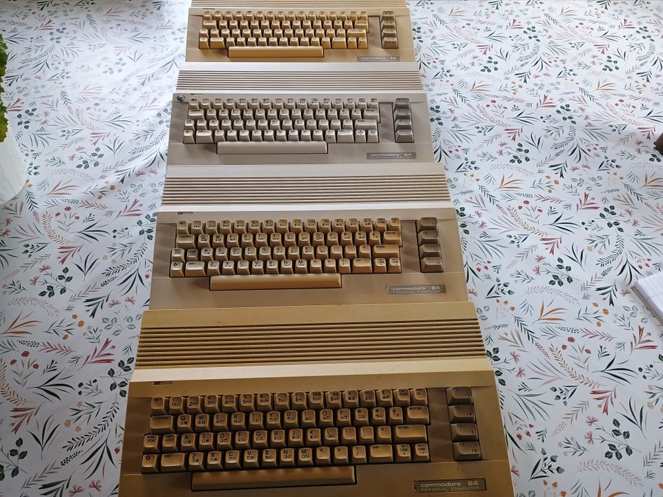 Commodore c64 spillekonsol