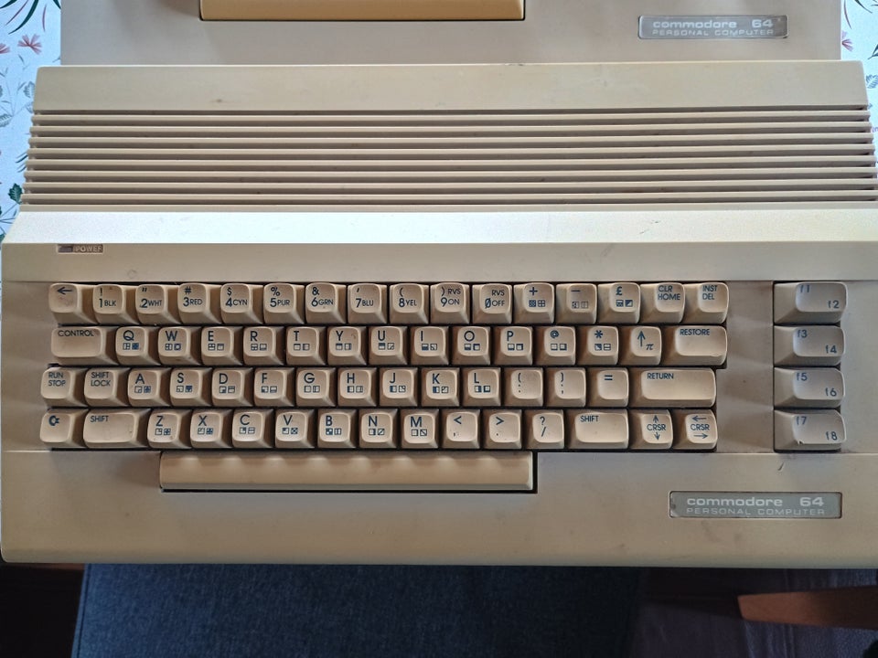 Commodore c64 spillekonsol