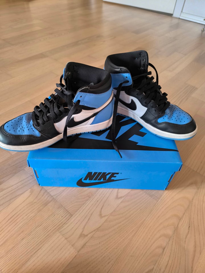 Sneakers, Nike Jordan 1, str. 39