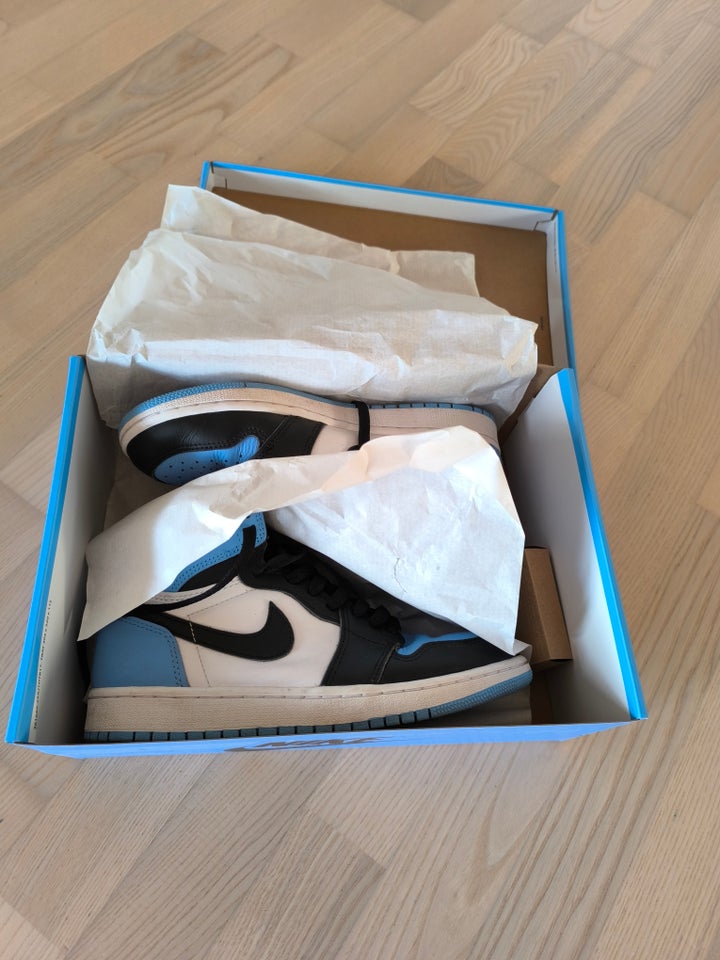 Sneakers, Nike Jordan 1, str. 39